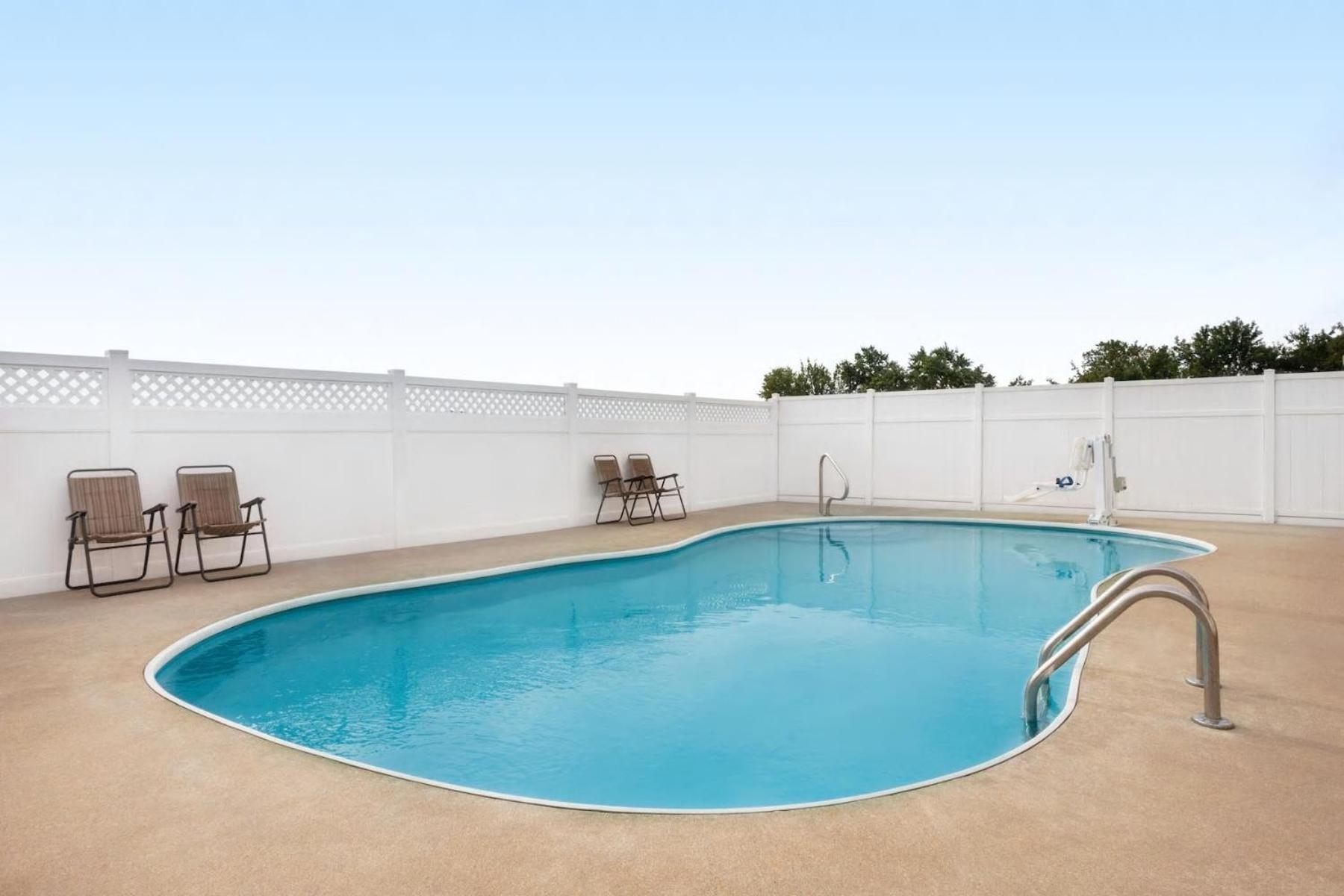Travelodge By Wyndham Fort Scott Exterior foto